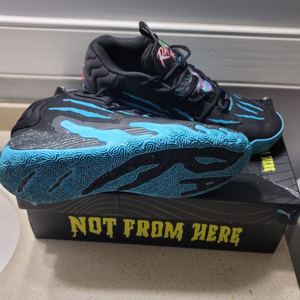 PUMA Black and Blue Basketball Athletic Sneakers - Picture 5 of 5